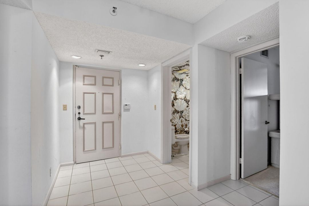 En Venta: $439,000 (3 camas, 2 baños, 2402 Pies cuadrados)