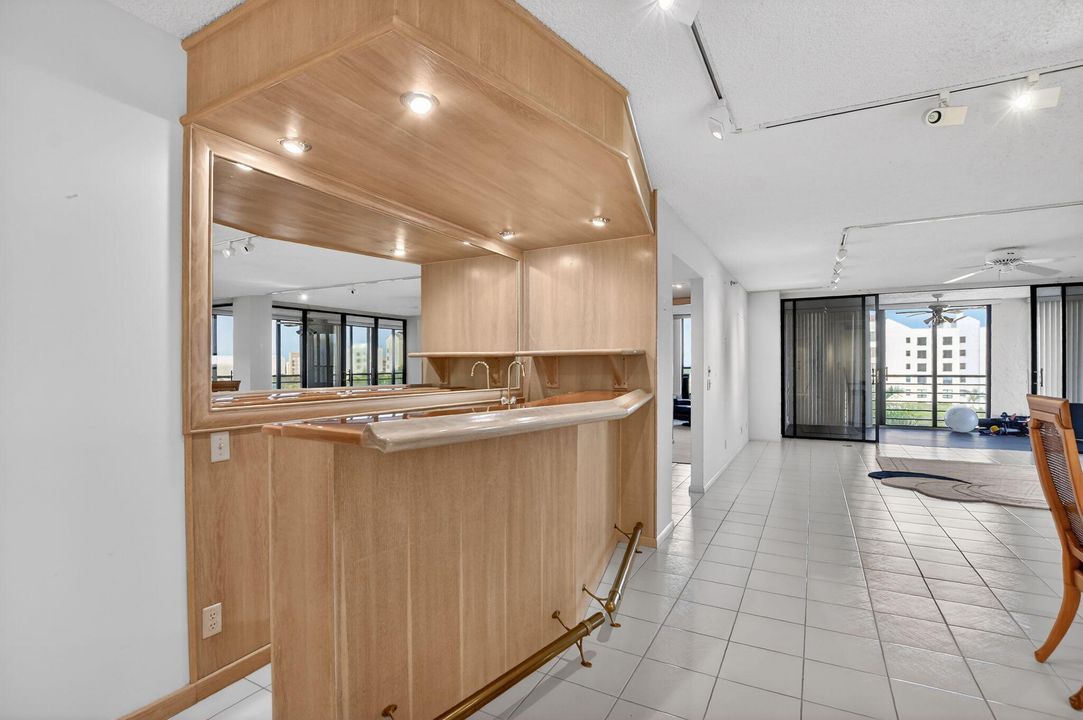 En Venta: $439,000 (3 camas, 2 baños, 2402 Pies cuadrados)