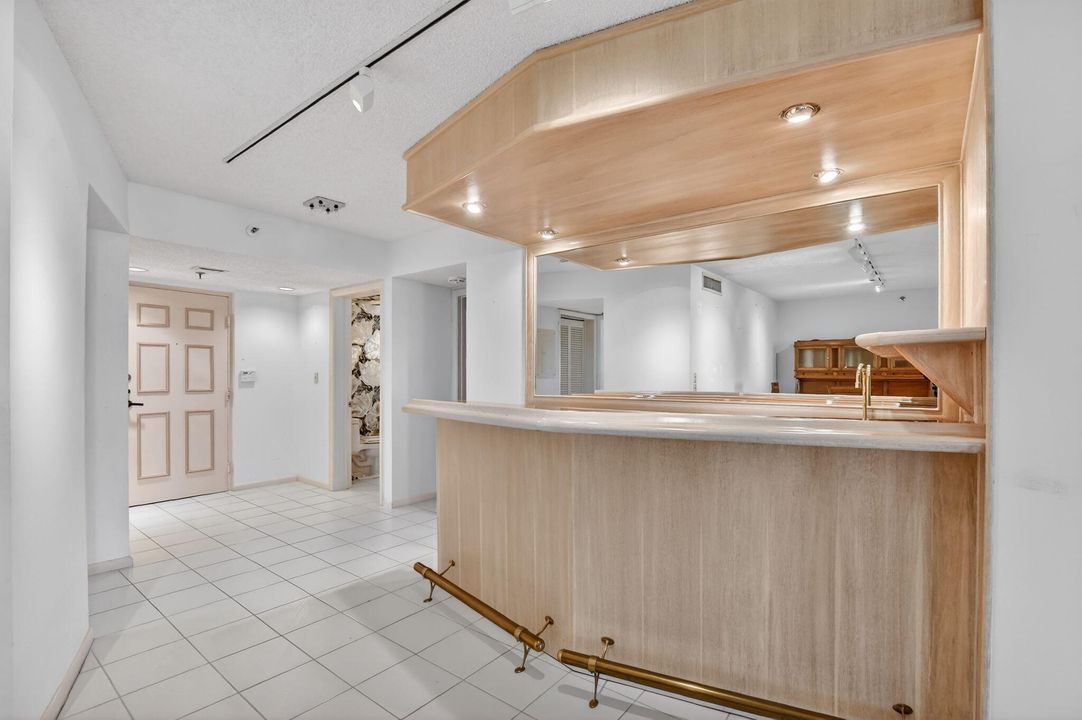 En Venta: $439,000 (3 camas, 2 baños, 2402 Pies cuadrados)