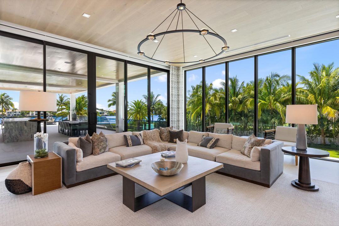 На продажу: $85,000,000 (6 спален, 10 ванн, 19661 Квадратных фут)