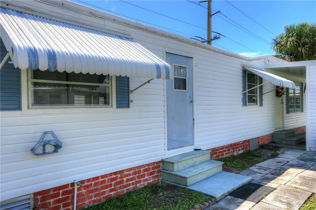 For Sale: $92,000 (2 beds, 1 baths, 672 Square Feet)