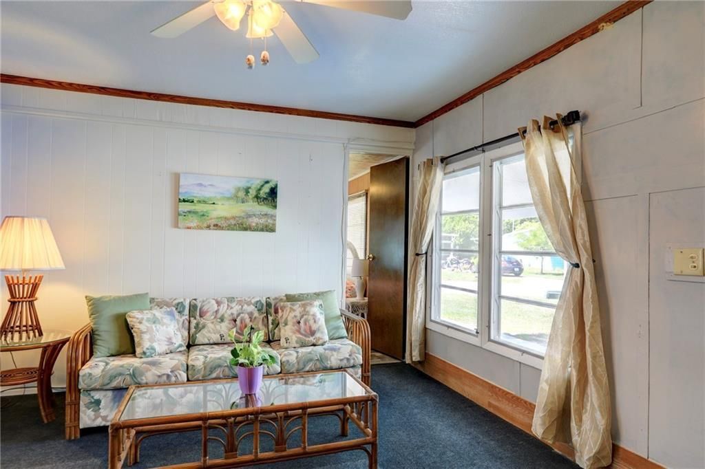 For Sale: $92,000 (2 beds, 1 baths, 672 Square Feet)