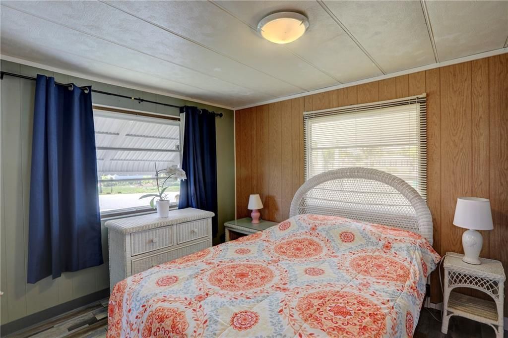 For Sale: $92,000 (2 beds, 1 baths, 672 Square Feet)