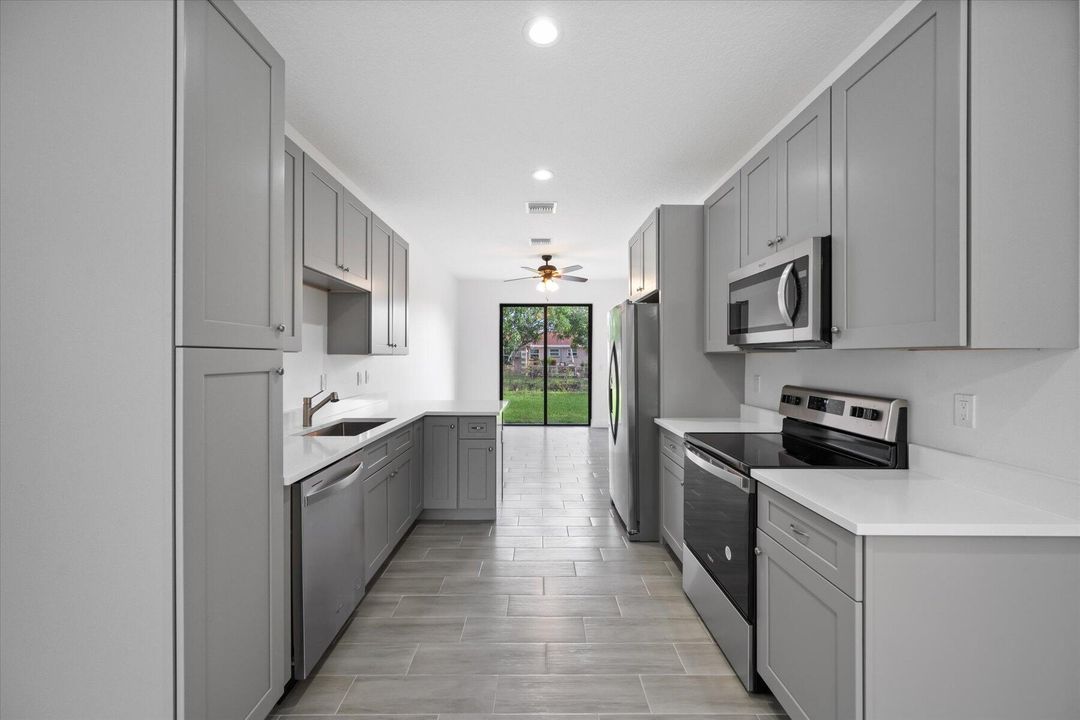 待售: $449,000 (5 贝兹, 2 浴室, 1640 平方英尺)