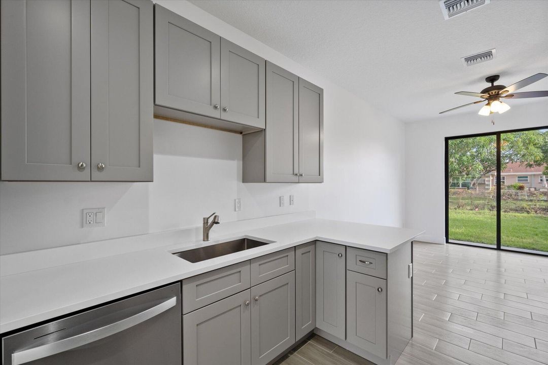 待售: $449,000 (5 贝兹, 2 浴室, 1640 平方英尺)