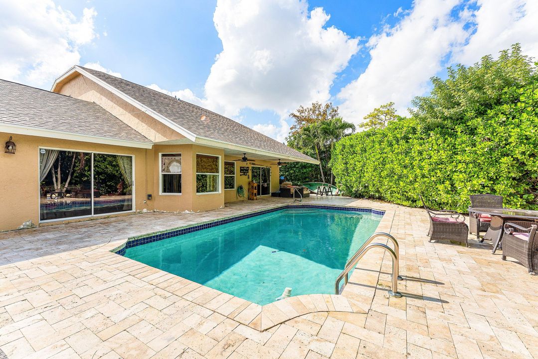 For Sale: $689,000 (4 beds, 3 baths, 2410 Square Feet)