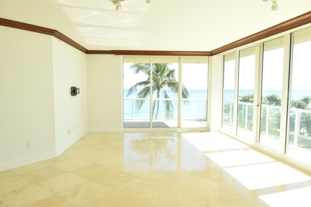 待售: $1,950,000 (2 贝兹, 2 浴室, 2108 平方英尺)