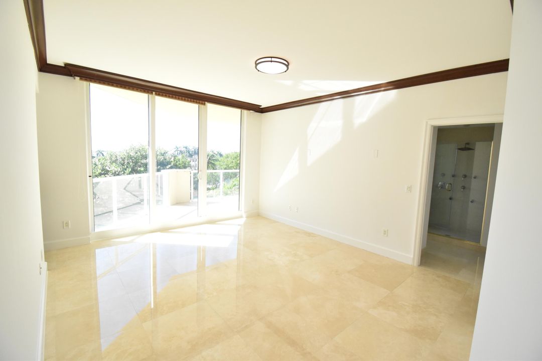 待售: $1,950,000 (2 贝兹, 2 浴室, 2108 平方英尺)