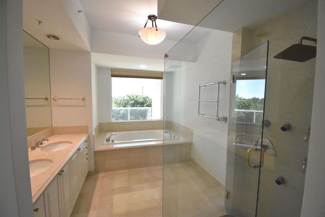 待售: $1,950,000 (2 贝兹, 2 浴室, 2108 平方英尺)