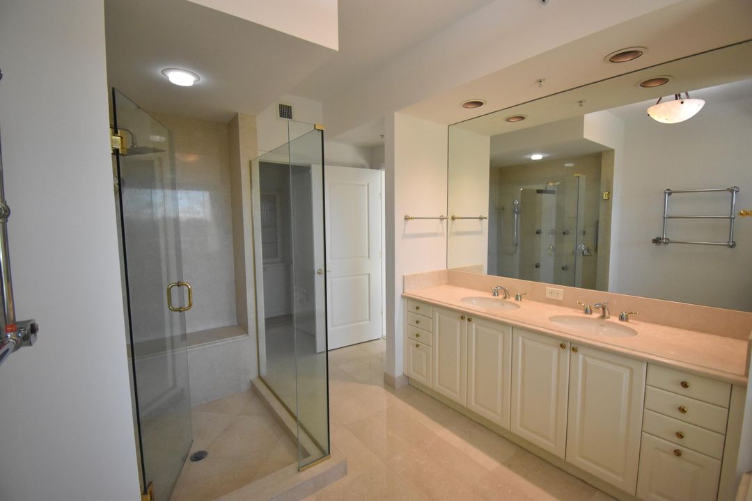 待售: $1,950,000 (2 贝兹, 2 浴室, 2108 平方英尺)