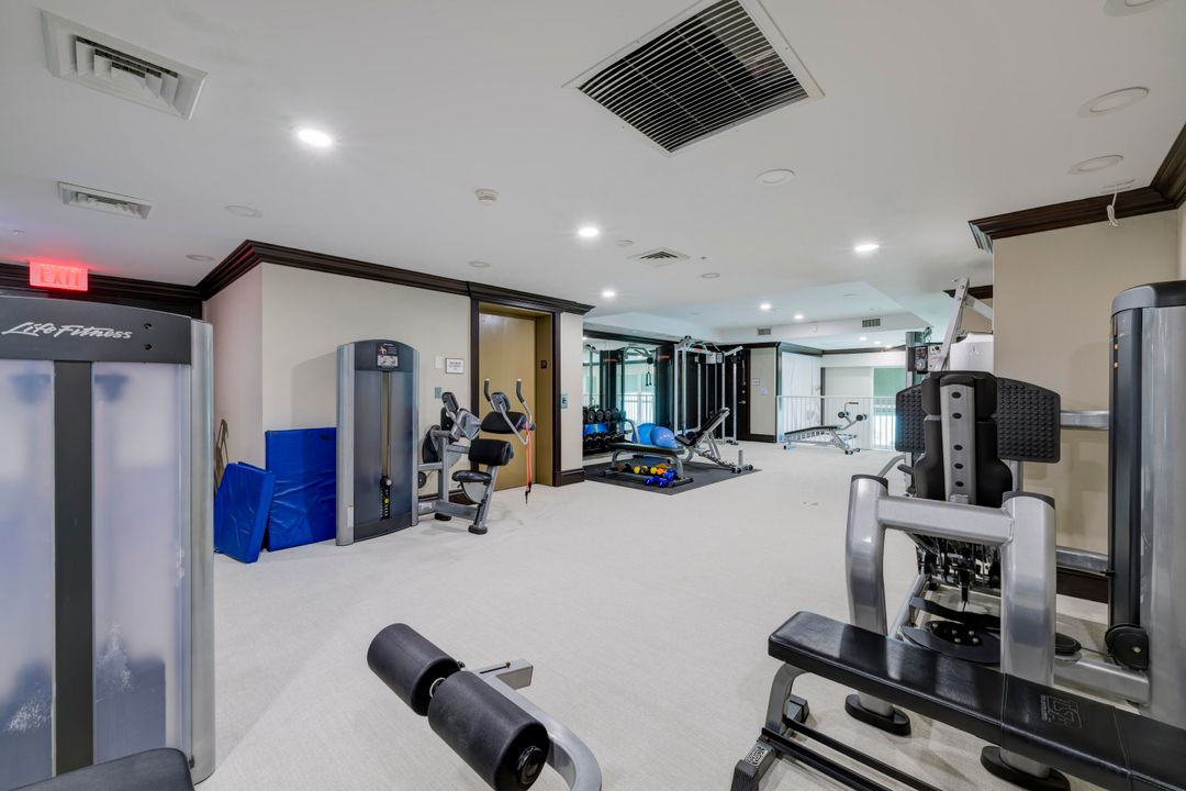 待售: $1,950,000 (2 贝兹, 2 浴室, 2108 平方英尺)