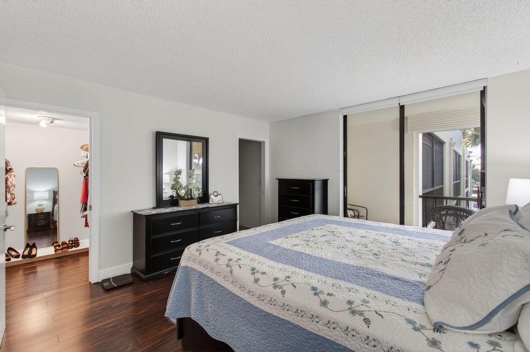 En Venta: $225,000 (2 camas, 2 baños, 876 Pies cuadrados)