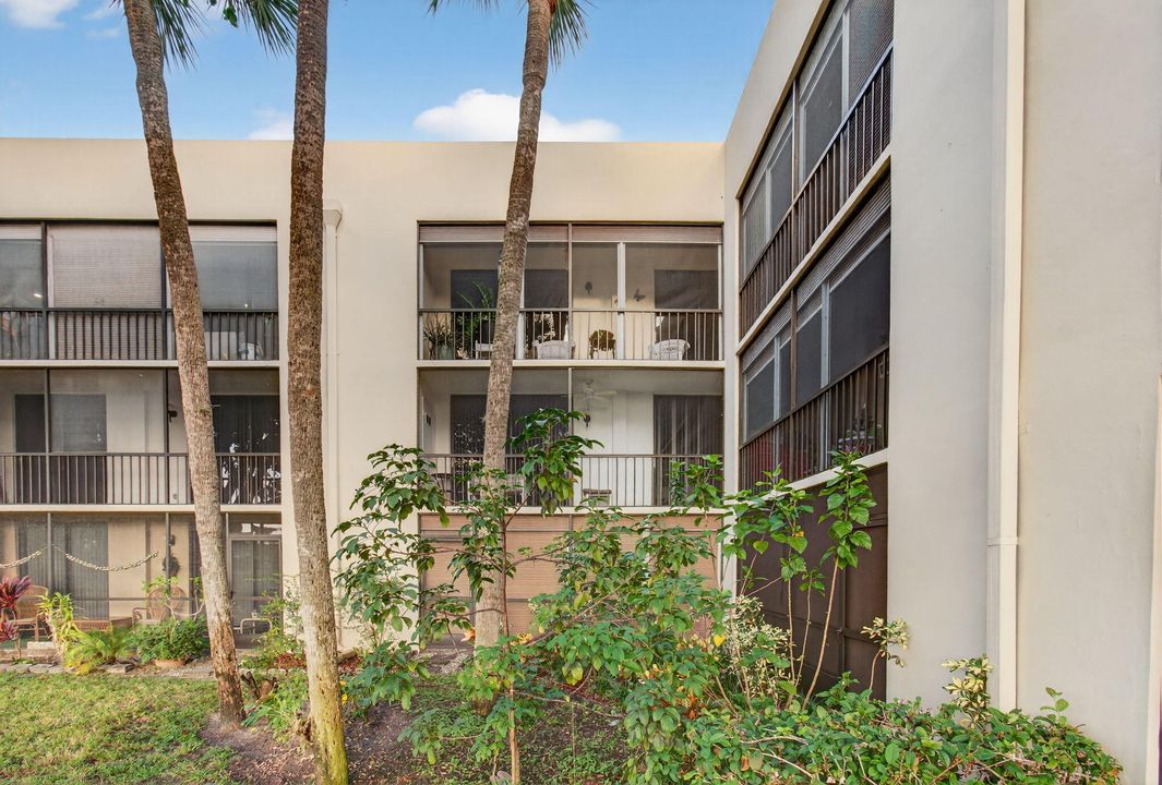 En Venta: $225,000 (2 camas, 2 baños, 876 Pies cuadrados)