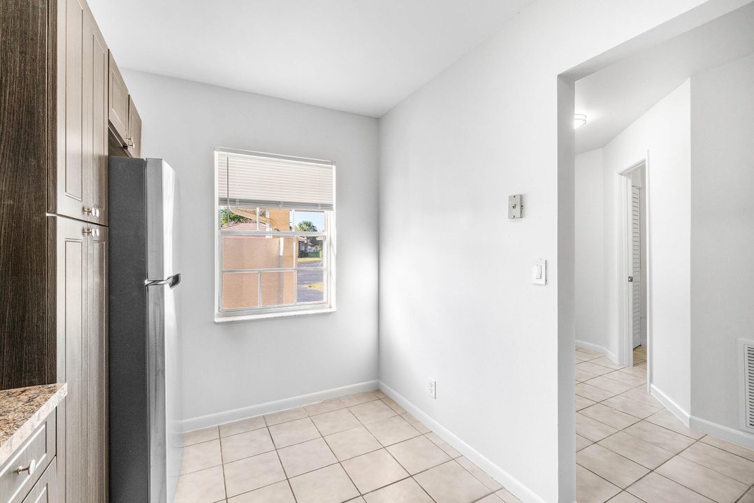 出租: $2,400 (2 贝兹, 2 浴室, 1026 平方英尺)