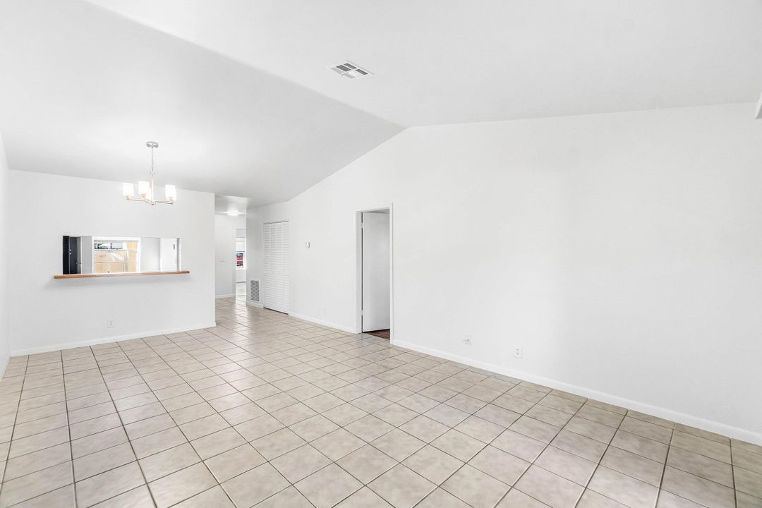 出租: $2,400 (2 贝兹, 2 浴室, 1026 平方英尺)