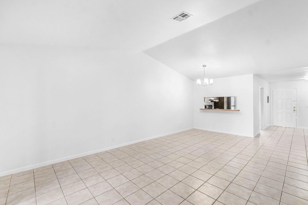 出租: $2,400 (2 贝兹, 2 浴室, 1026 平方英尺)