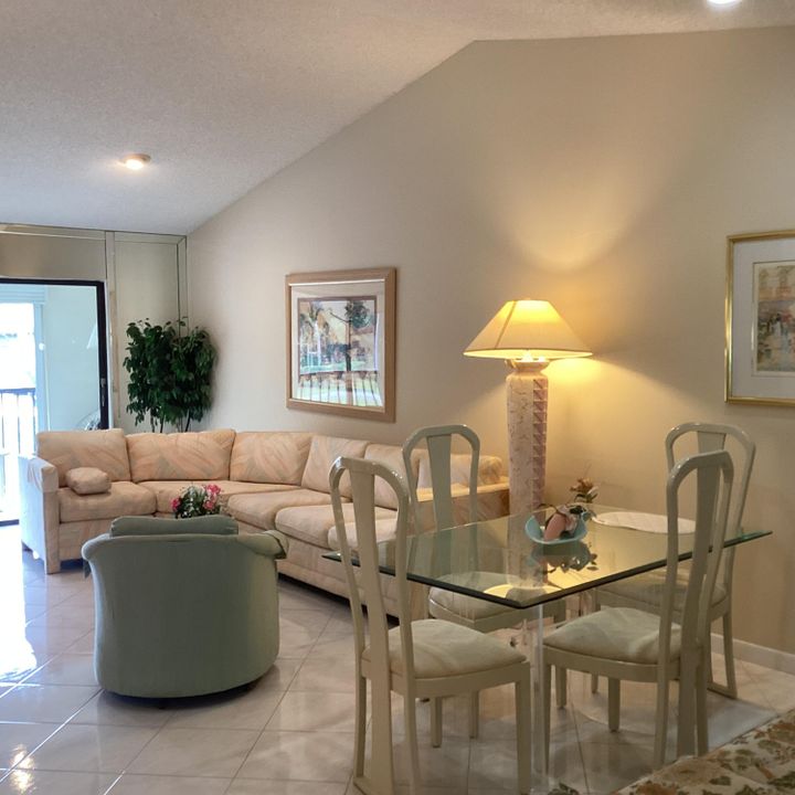 En Renta: $2,000 (2 camas, 2 baños, 900 Pies cuadrados)