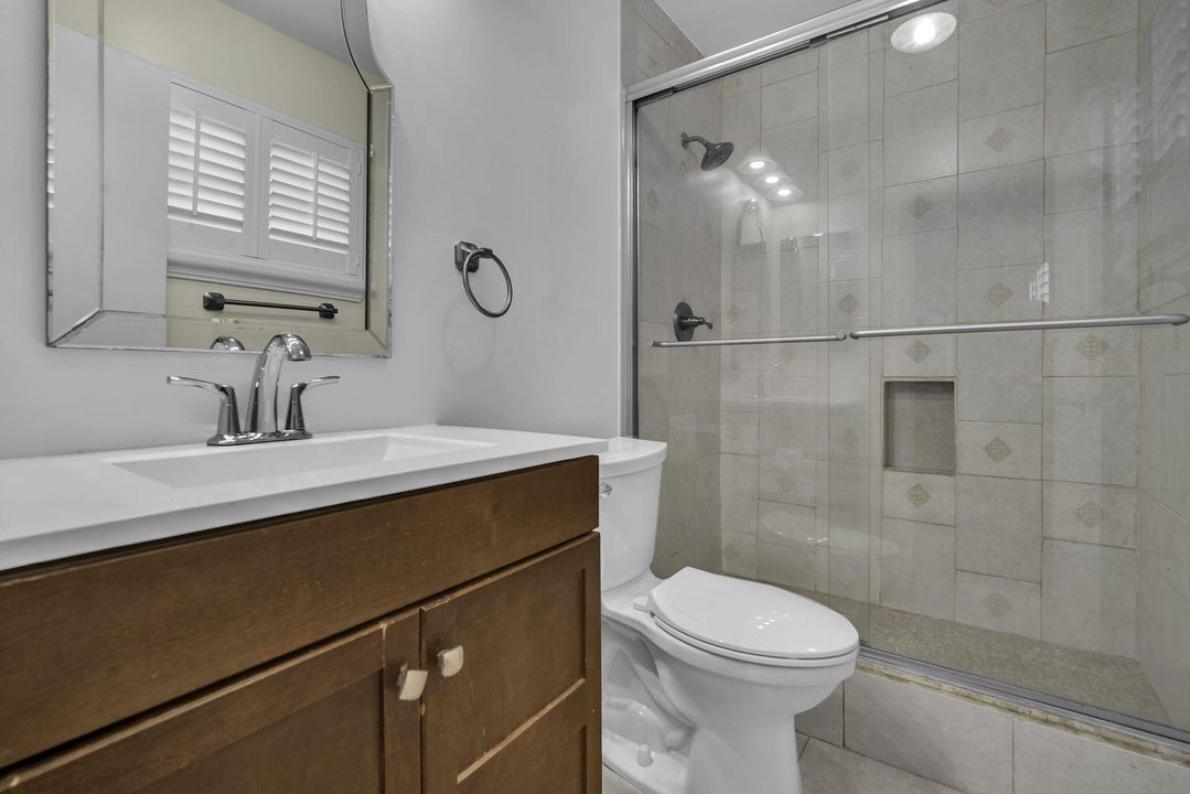 待售: $375,000 (2 贝兹, 2 浴室, 1265 平方英尺)