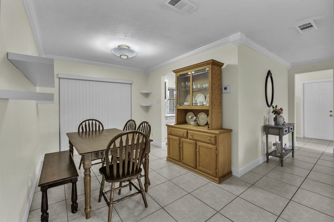 待售: $375,000 (2 贝兹, 2 浴室, 1265 平方英尺)