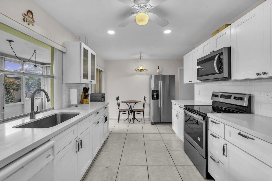 待售: $375,000 (2 贝兹, 2 浴室, 1265 平方英尺)