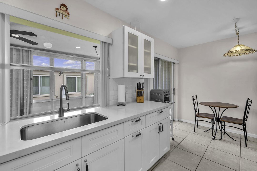 待售: $375,000 (2 贝兹, 2 浴室, 1265 平方英尺)