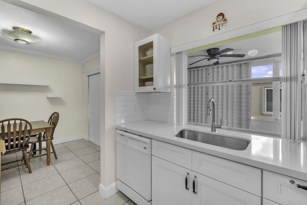 待售: $375,000 (2 贝兹, 2 浴室, 1265 平方英尺)