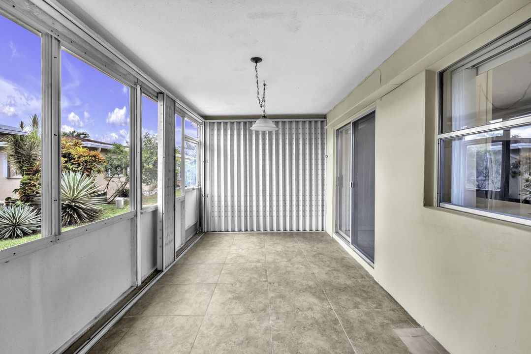 待售: $375,000 (2 贝兹, 2 浴室, 1265 平方英尺)