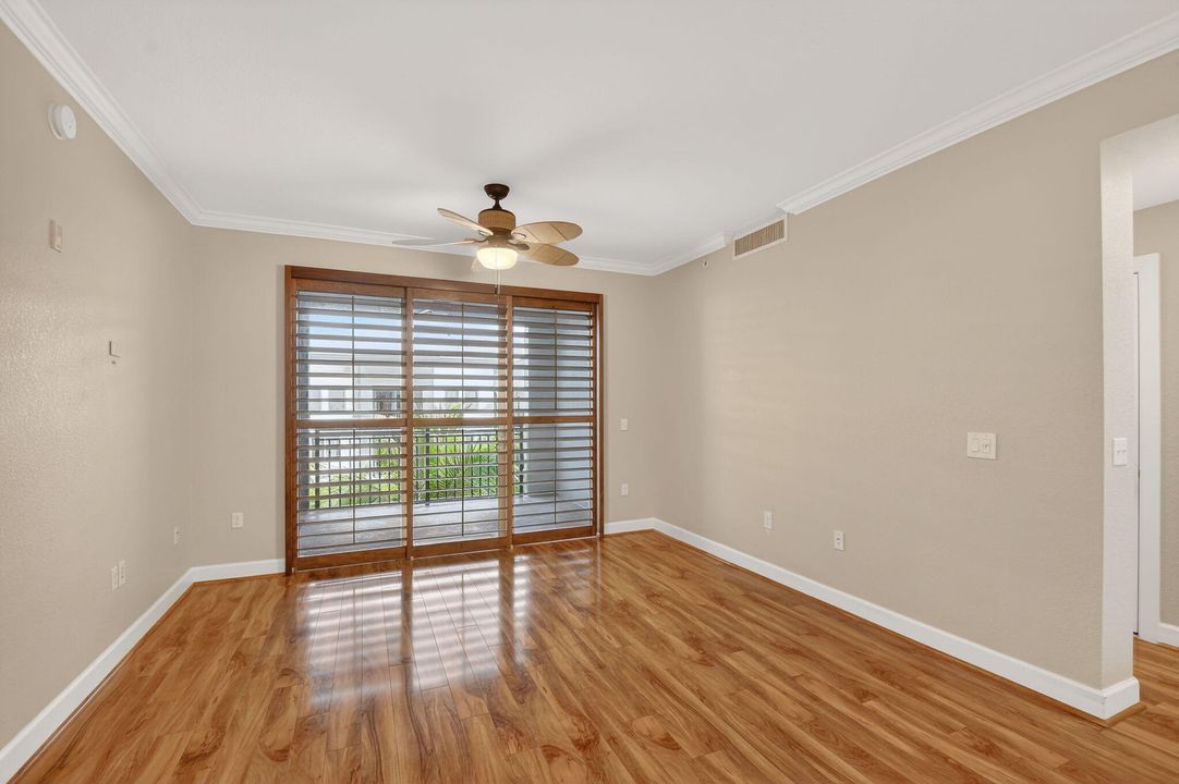 For Sale: $249,000 (2 beds, 2 baths, 1012 Square Feet)
