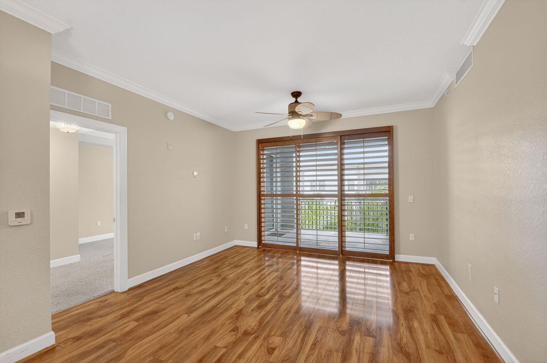 For Sale: $249,000 (2 beds, 2 baths, 1012 Square Feet)