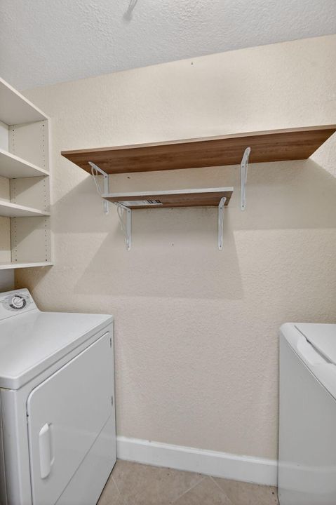 For Sale: $249,000 (2 beds, 2 baths, 1012 Square Feet)