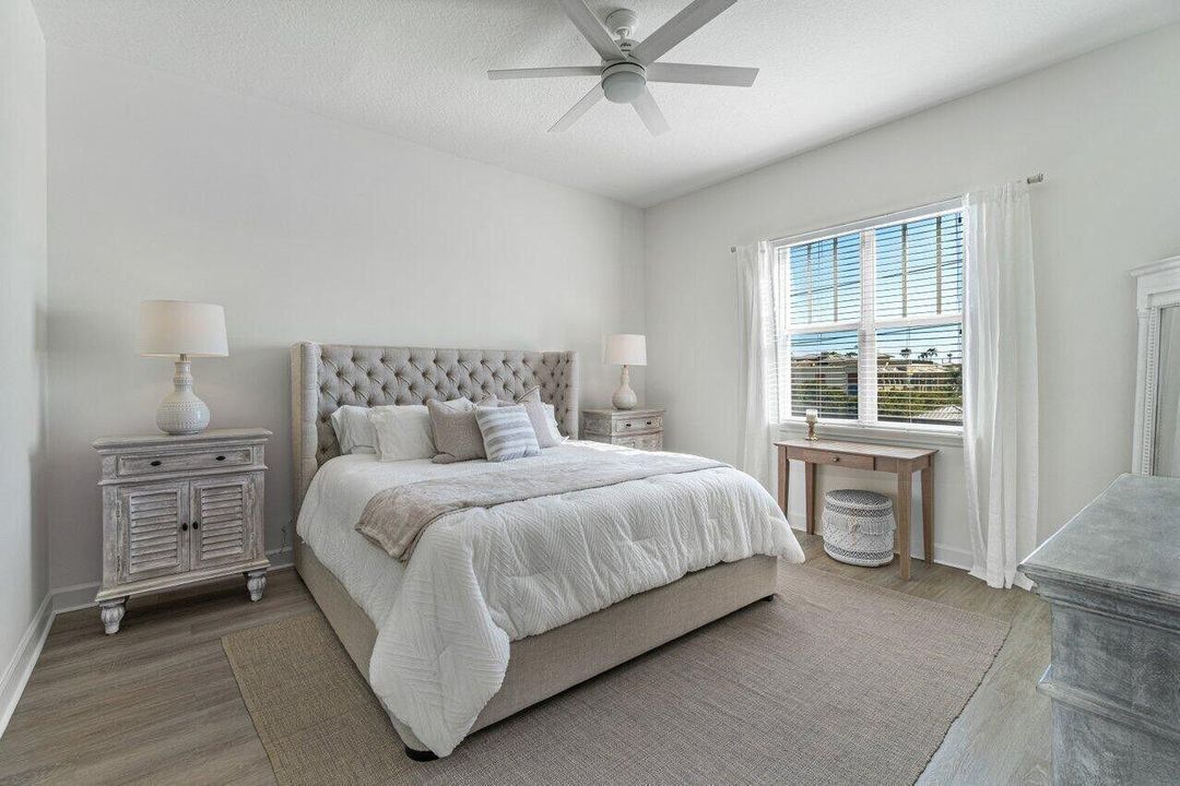 For Rent: $3,450 (1 beds, 1 baths, 1004 Square Feet)