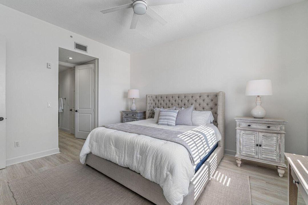 For Rent: $3,450 (1 beds, 1 baths, 1004 Square Feet)