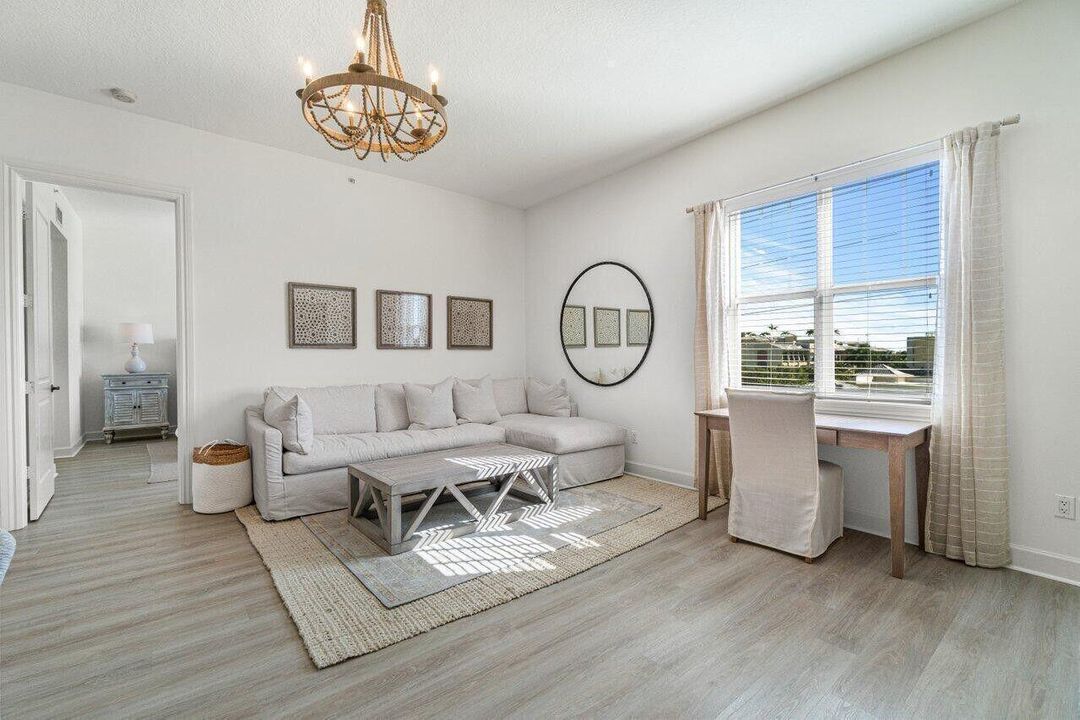 For Rent: $3,450 (1 beds, 1 baths, 1004 Square Feet)