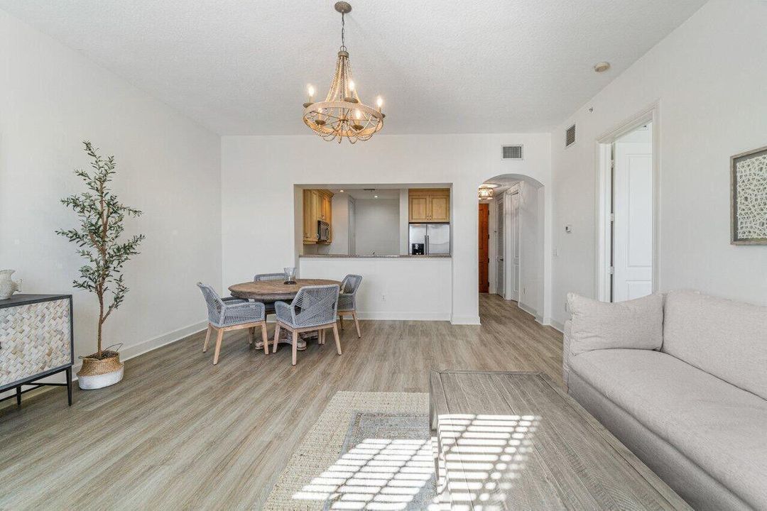 For Rent: $3,450 (1 beds, 1 baths, 1004 Square Feet)