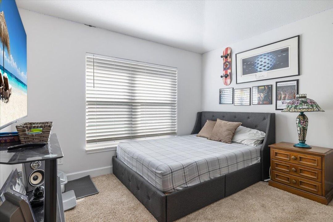 For Sale: $300,000 (3 beds, 2 baths, 1477 Square Feet)