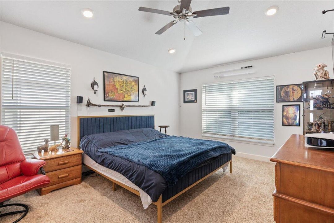 For Sale: $300,000 (3 beds, 2 baths, 1477 Square Feet)