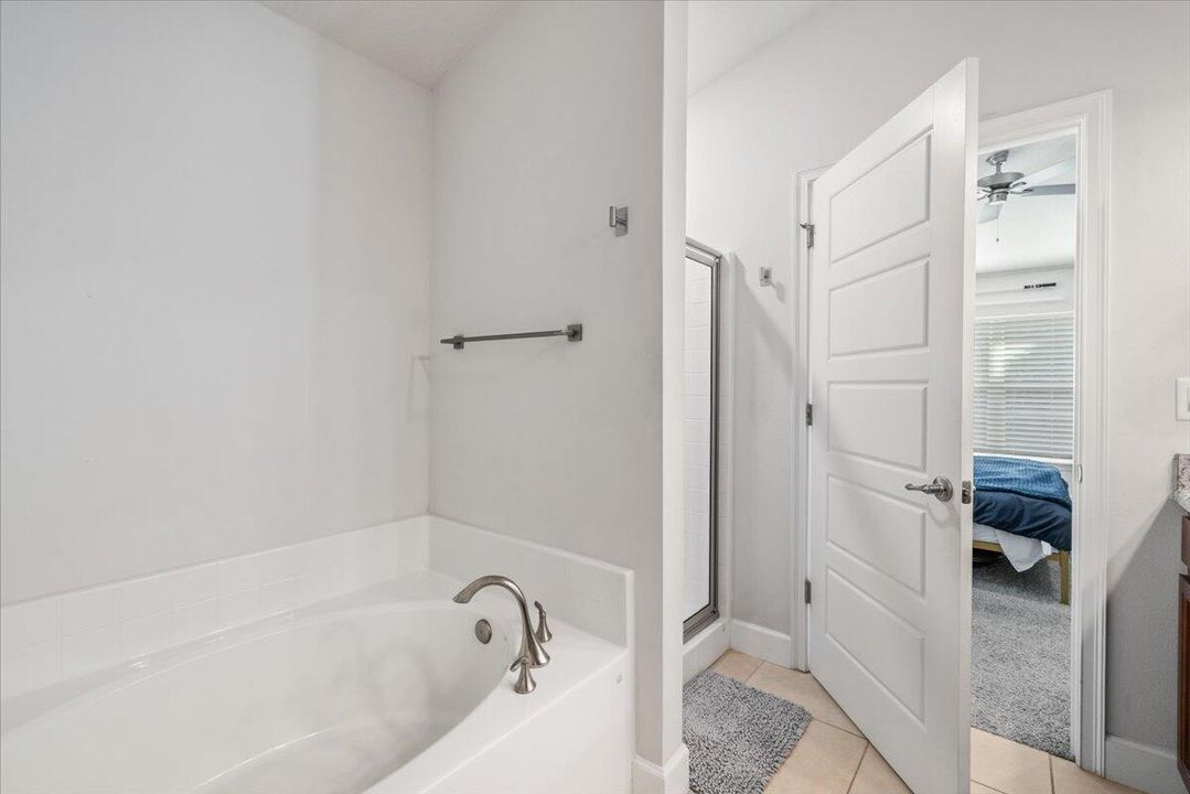 For Sale: $300,000 (3 beds, 2 baths, 1477 Square Feet)