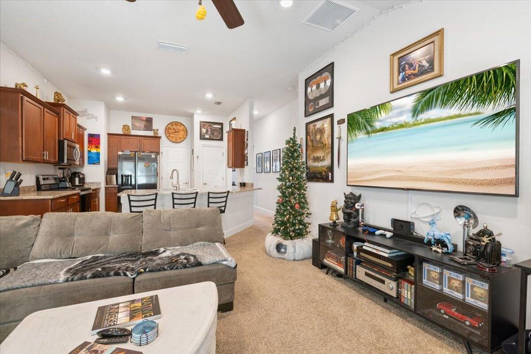 For Sale: $300,000 (3 beds, 2 baths, 1477 Square Feet)