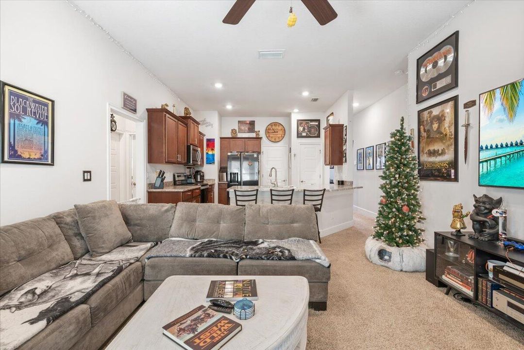 For Sale: $300,000 (3 beds, 2 baths, 1477 Square Feet)