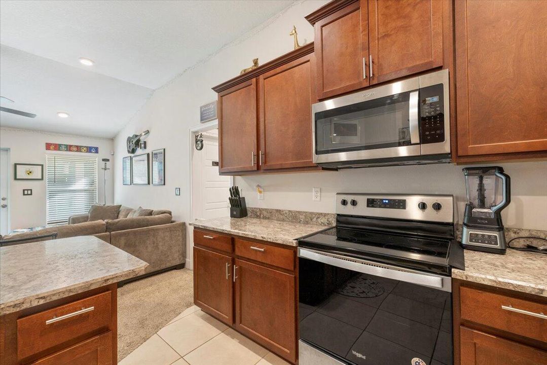 For Sale: $300,000 (3 beds, 2 baths, 1477 Square Feet)