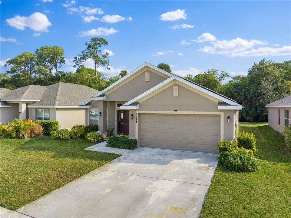 For Sale: $300,000 (3 beds, 2 baths, 1477 Square Feet)