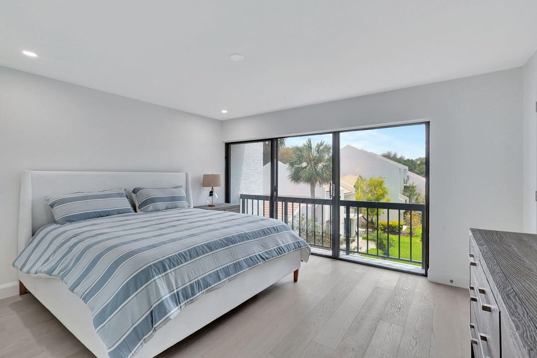 For Sale: $319,000 (2 beds, 2 baths, 1400 Square Feet)