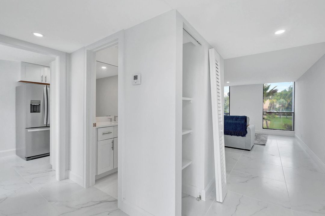 For Sale: $319,000 (2 beds, 2 baths, 1400 Square Feet)