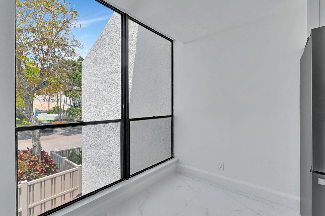 For Sale: $319,000 (2 beds, 2 baths, 1400 Square Feet)