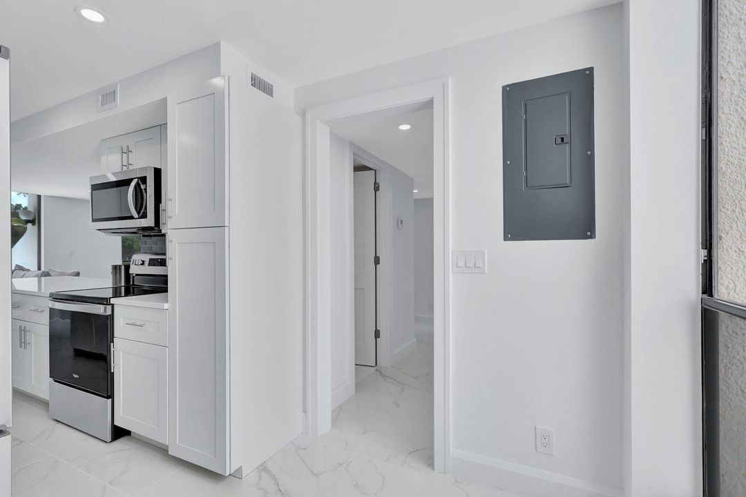 For Sale: $319,000 (2 beds, 2 baths, 1400 Square Feet)