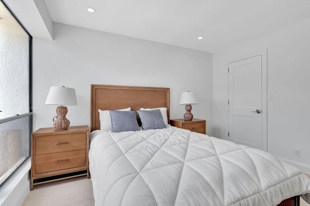 For Sale: $319,000 (2 beds, 2 baths, 1400 Square Feet)