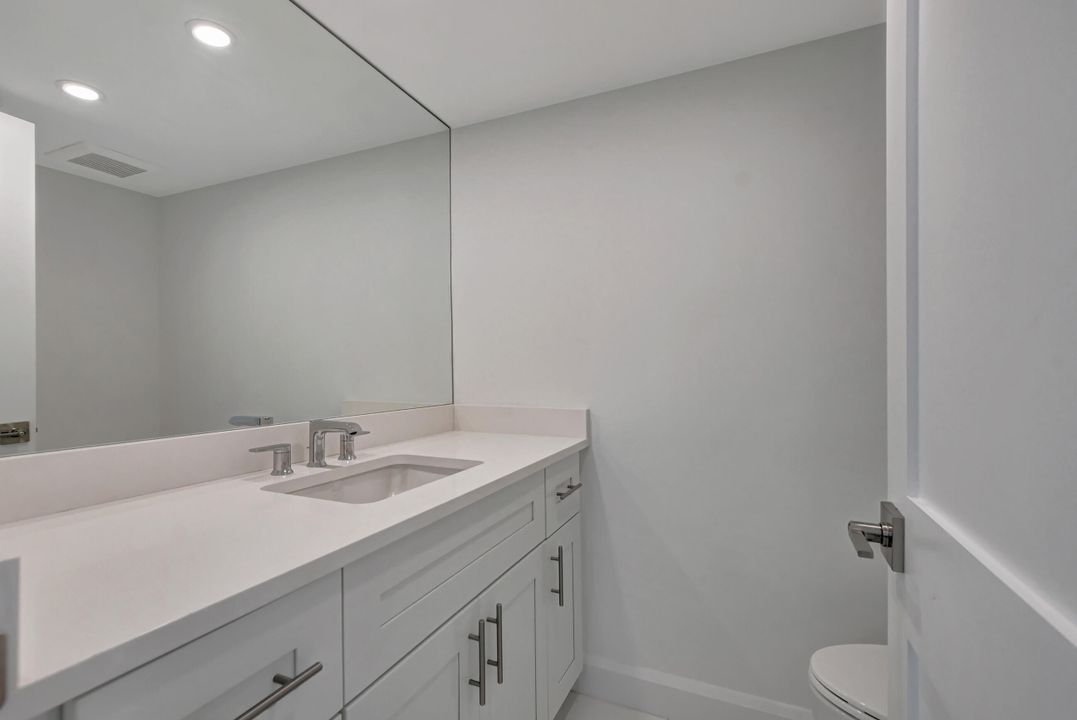 For Sale: $319,000 (2 beds, 2 baths, 1400 Square Feet)