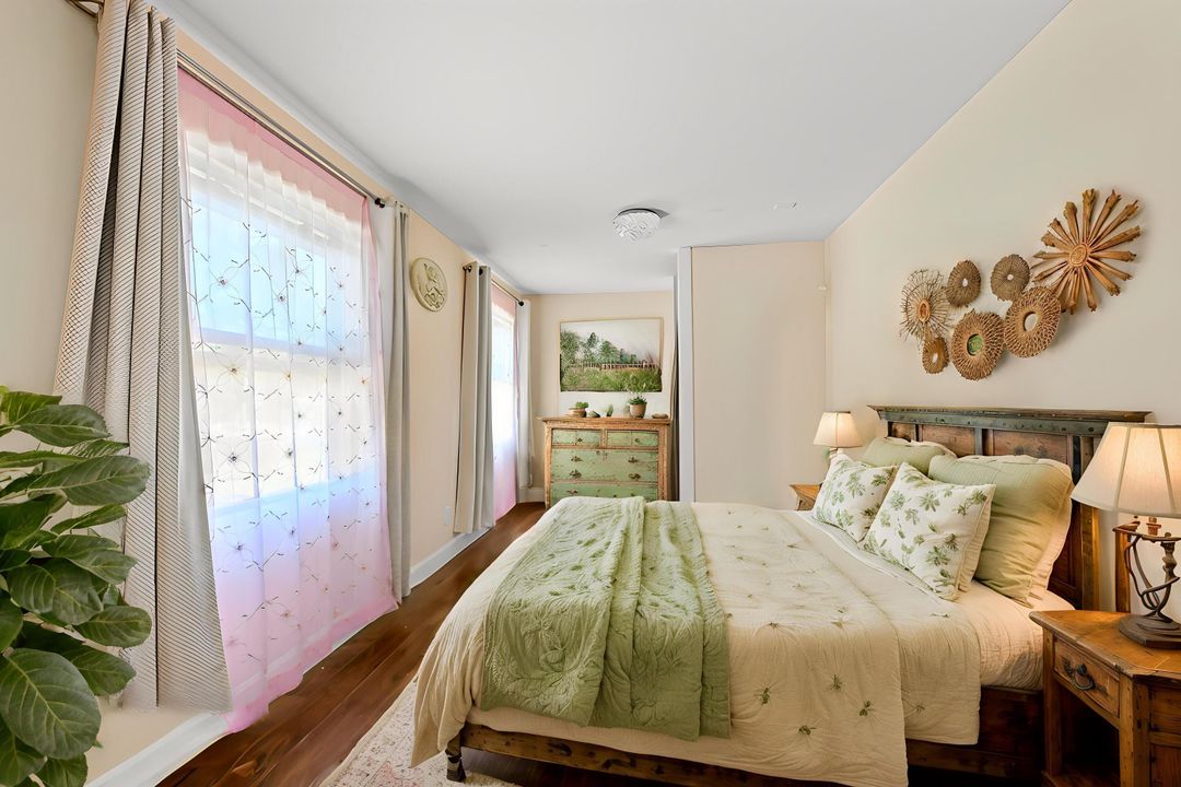 For Sale: $725,000 (4 beds, 3 baths, 2315 Square Feet)