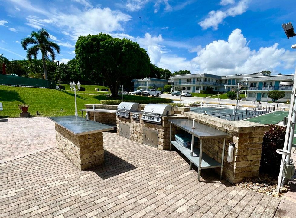 For Rent: $1,650 (2 beds, 2 baths, 819 Square Feet)