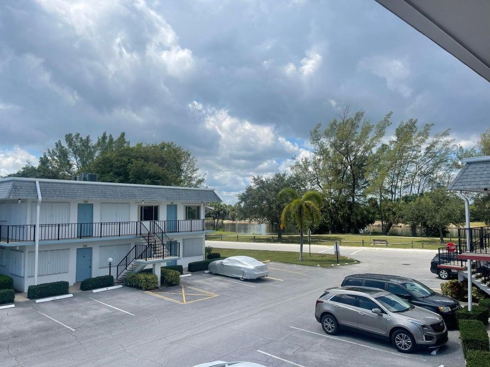 For Rent: $1,650 (2 beds, 2 baths, 819 Square Feet)